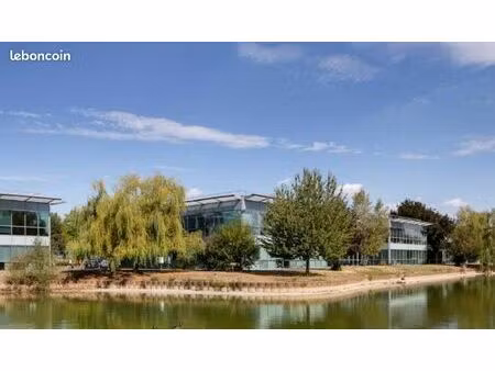 local 1 530 m²