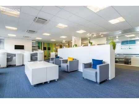 abonnements flexibles pour un espace de coworking à louer à cergy  stop & work cergy cergy