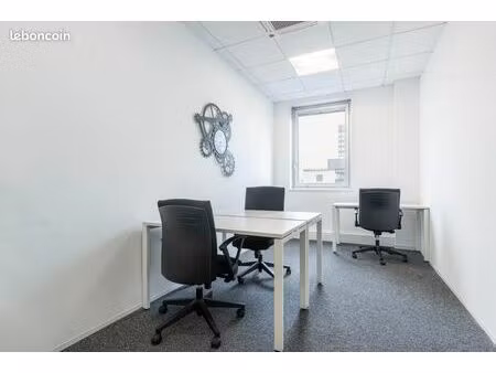 bureau privé à louer pour 2 personnes à cergy  stop & work cergy cergy