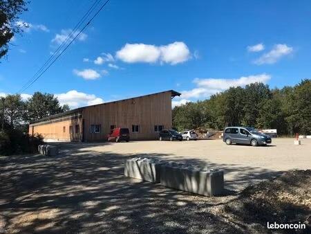 à louer – site d'activité de 7 000 m² – la chapelle-sur-erdre