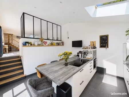 propriété 9 pièces 203 m²