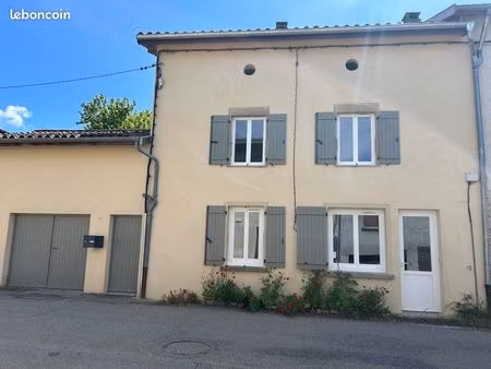 maison de village avec garage et jardin