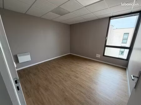 bureau privatif de 13 m²