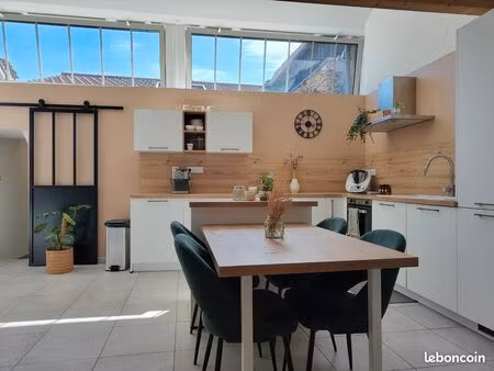 maison de village climatisée avec garage