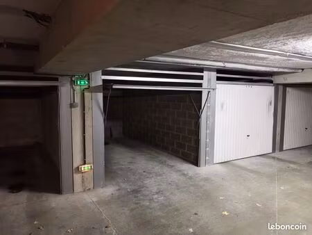 ◊garage box fermé dans immeuble sécurisé ◊st jacques de la lande
