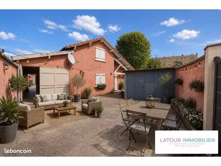 maison 6 pièces 145 m²