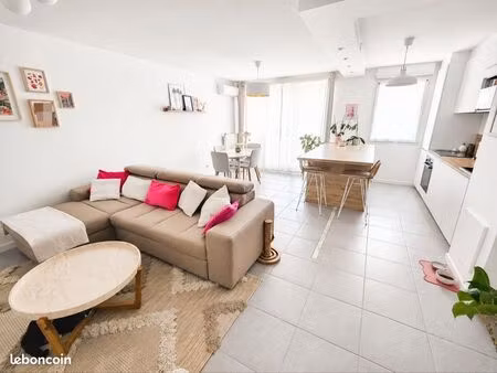 appartement t3 lumineux avec terrasse  emplacement privilégié