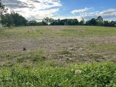 terrain constructible 1600 m2