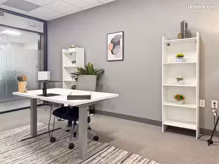 utilisation à la demande de bureaux privés chez regus tours  nord aeronef tours