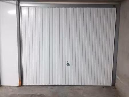 garage/box 13 m² villeneuve tolosane