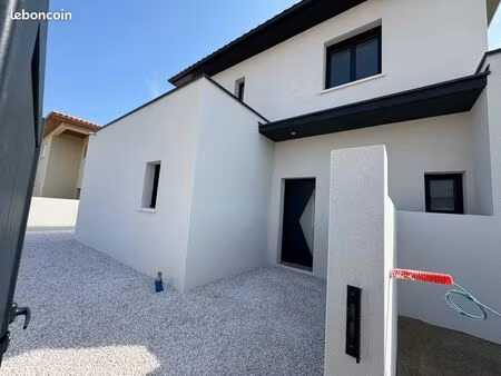 villa 130 m2 4 ch + piscine