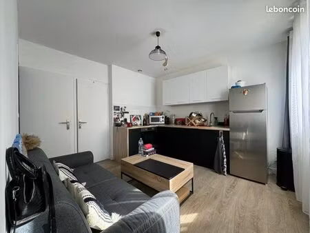 t2 en parfait état proche facs