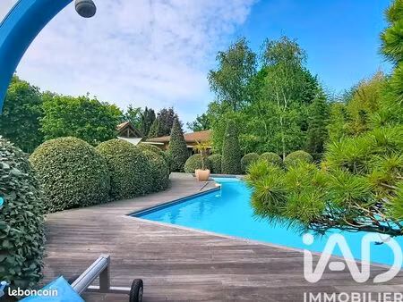 maison 7 pièces 252 m²
