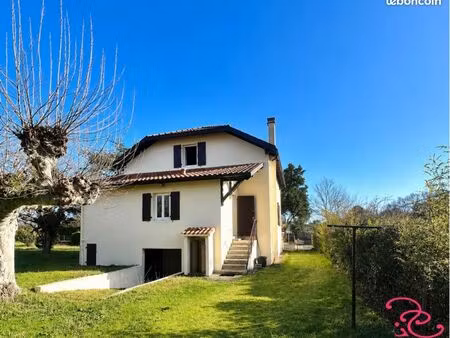 maison de ville 8 pièces 132 m²