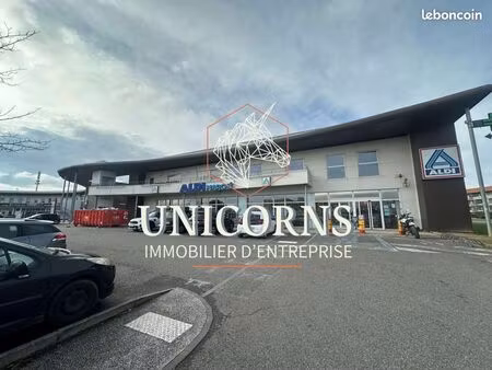 bureaux 610 m²