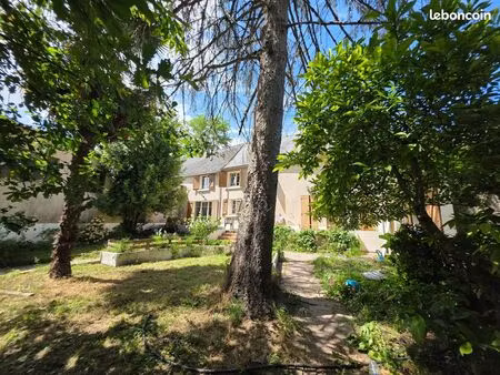 maison 8 pièces 163 m²