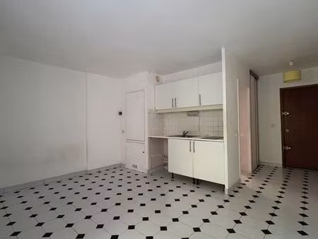 a vendre sur biarritz un studio quartier aguiléra/parc d'hiver avec cave et parking — 185 
