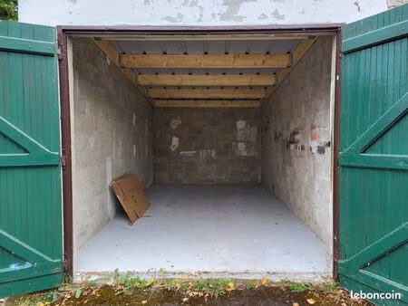 location box/parking vannes lesage