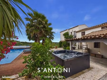 propriété 7 pièces 243 m²