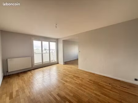 t5 avec double garage vivaraize