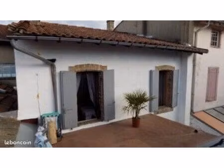 maison de ville + courette + hangar