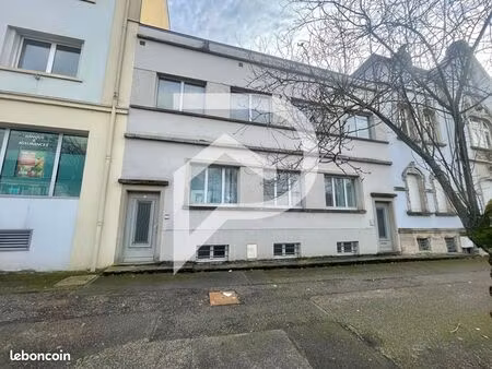 local commercial 134 m²