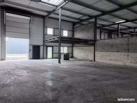 local d'activité 236 m²