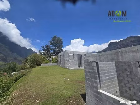 terrain 730 m² cilaos
