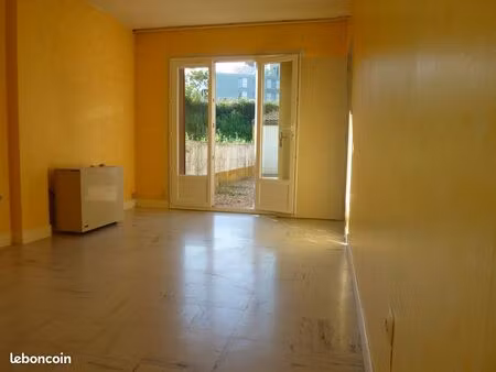 a vendre appartement f2 plain pied avec garage