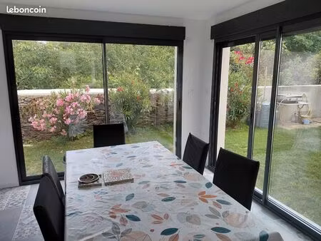maison de plein pied avec dépendances a vendre