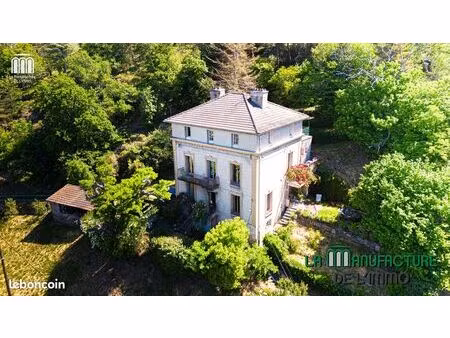 maison 8 pièces 298 m²