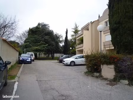 parking/box 1 pièce 14 m²