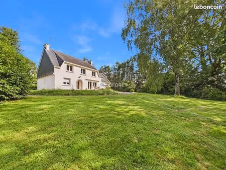 maison 9 pièces 201 m²