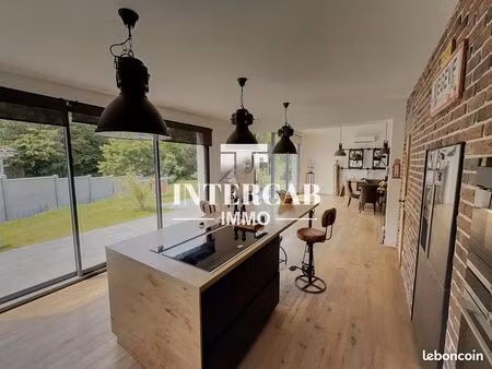 maison 7 pièces 330 m²