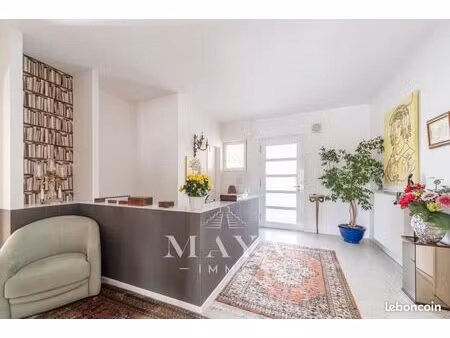 maison 10 pièces 202 m²
