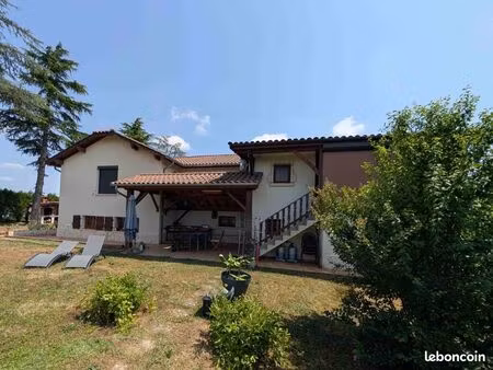 maison 10 pièces 208 m²