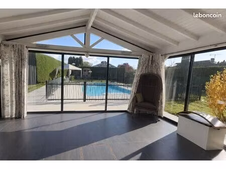 belle villa avec piscine sur terrain 1200m2