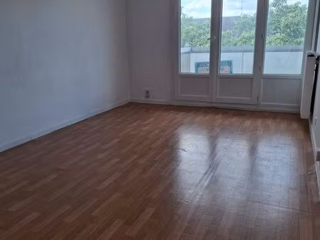 a louer f2 à 1min de la gare