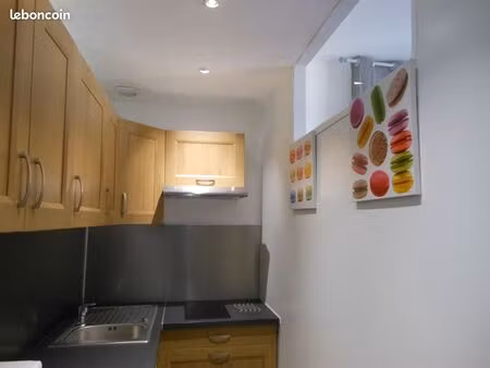 a louer : très beau t2 meublé de 34 m2  centre (à voir rapidement)