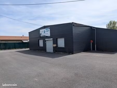 local 330 m² ancerville