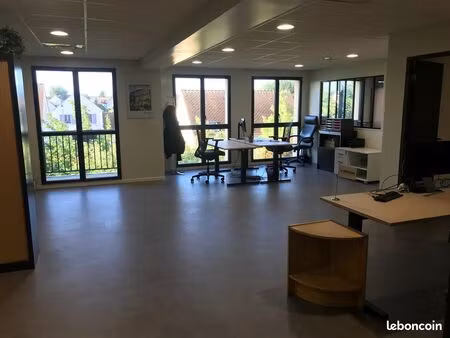 local commercial za chêne au loup 95m²