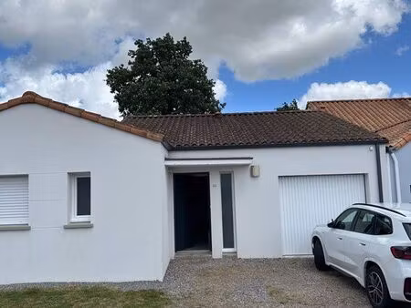 belle maison récente de plain-pied  bien située