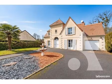 maison 8 pièces 187 m²