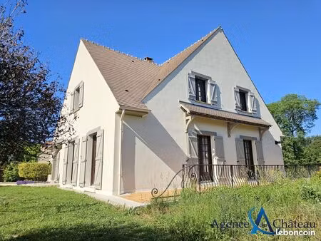 pavillon 8 pièces 236 m²