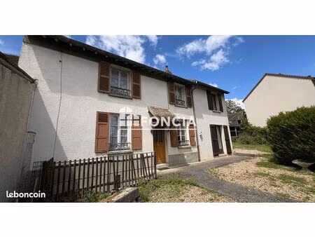 maison à vert 3 chambres  jardin de 865 m2  garage