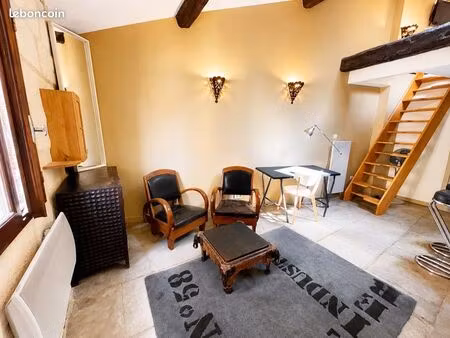 studio mezzanine centre historique saint guilhem