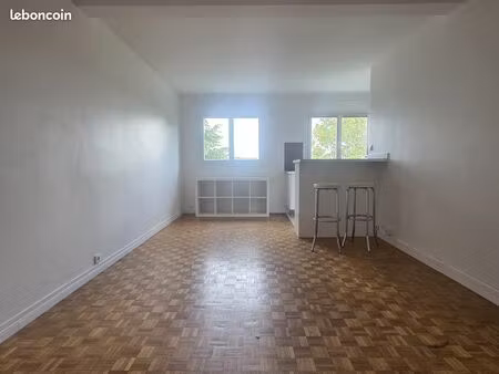 studio 1 pièce 31 m²