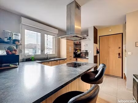 duplex lumineux 2 chambres avec terrasse et parking - woippy patis