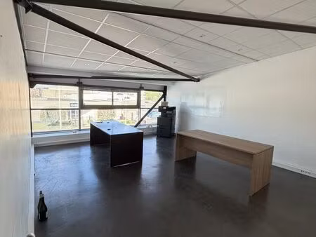 bureau 33m²