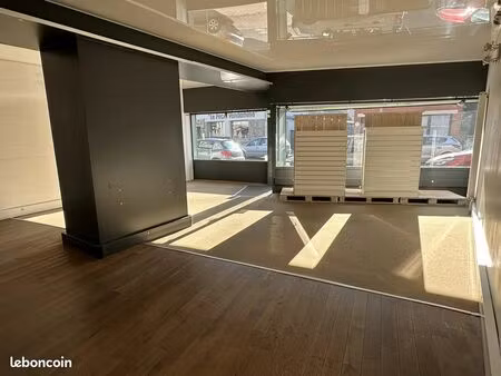 boutique 80 m² leers